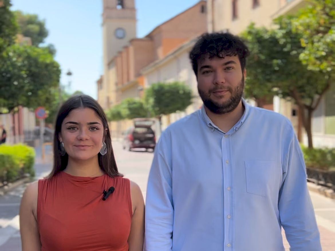 En les pròximes setmanes s’instal·laran pivots a les entrades del carrer Major per evitar l’accés de cotxes en un carrer peatonal. El veïnat podrà accedir als seus guals i els comerços per a fer càrrega i descàrrega Valentina Cortegoso, regidora de Mobilitat i Medi Ambient: “Volem garantir la seguretat dels vianants i mantindre l’origen peatonal d’aquest carrer”